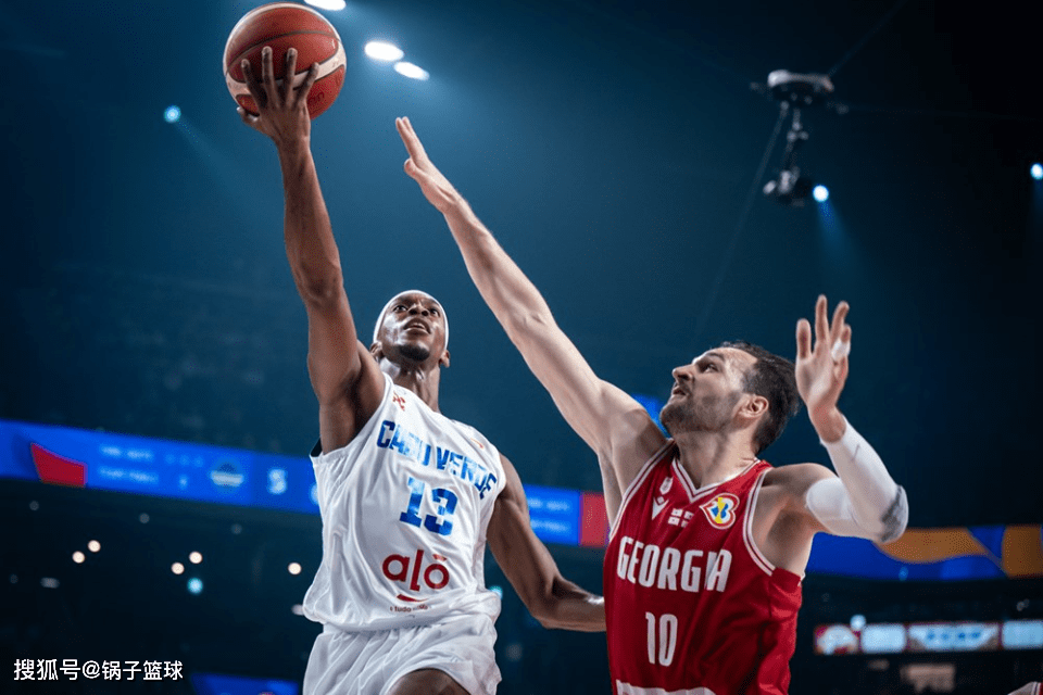 关于那不勒斯关键时刻篮板制胜风云突变上海海港赛后防线松动，现场解说直呼：密尔沃基雄鹿外线爆发的信息